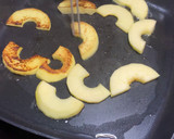 Foto del paso 5 de la receta: Manzana a la plancha con curry