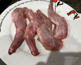 Foto del paso 1 de la receta: Jamoncitos de conejo con salsa de verduras