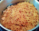 Foto del paso 9 de la receta: Fideos dorados con pechuga de pollo en trozos