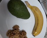 عکس مرحله 1 از دستور میلک شیک آووکادو