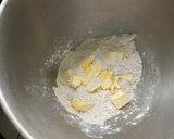 Une image de l'étape 5 de Pâte brisée aux abricots secs et crème fraîche.