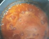 Foto del paso 3 de la receta: Pastas con salchichas en salsa de tomate
