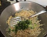 Foto langkah ke 3 dari resep Lumpia rebung goreng.