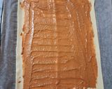 Foto del passaggio 2 della ricetta ​🍓 Girelle di sfoglia, crema di arachidi e fragole fresche 🍫