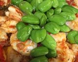 Foto langkah ke 5 dari resep Sambal udang petai dengan okra.