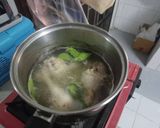 รูปขั้นตอนการทำที่ 2 ของ ต้มยำน่องไก่ เด็กทานได้