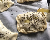Foto del paso 8 de la receta: Hojaldritos de acelgas silvestres y queso curado