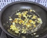 Hình bước làm 5 của món Mì Quảng tôm thịt
