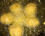 A picture of step 5 of Aloo Vada.