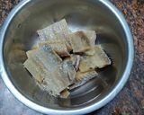 A picture of step 2 of Dry fish thokku.