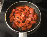 Foto del paso 3 de la receta: Patatas (blandas) con huevos y chorizo