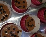 Foto langkah ke 3 dari resep Chocolate Choco Chips Muffins.