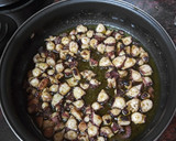 Foto del paso 2 de la receta: Pulpo al mojo hervido con papas cocidas con piel