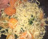 Foto langkah ke 3 dari resep Mie kuah sayur.
