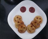 A picture of step 7 of Potato Smiley.