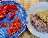 Hình bước làm 1 của món Gà kho sả ớt