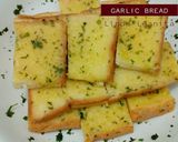 Foto langkah ke 4 dari resep Garlic bread homemade.
