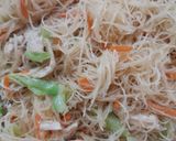Foto langkah ke 8 dari resep Bihun Goreng Ayam.
