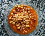 Foto del paso 1 de la receta Garbanzos con chorizo y torreznos
