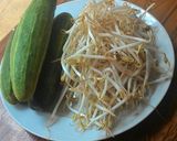 Hình bước làm 1 của món Dưa leo trộn giá đỗ