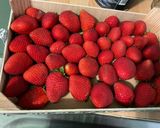 Une image de l'étape 1 de Charlotte aux skyr et fraises.