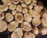 Foto del paso 2 de la receta: Pollo rojo con papas al horno