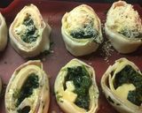 Foto del paso 5 de la receta: Arrolladitos calientes y salados (muy fácil)