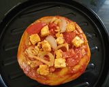 A picture of step 7 of Paneer Naan Pizza.