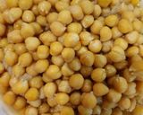 A picture of step 3 of Street style chana chat.
