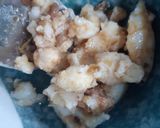 รูปขั้นตอนการทำที่ 1 ของ ผัดขนมจีนจากน้ำมันขาหมู Somen Stirfried Brasied Pork Excess Oil
