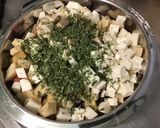 Une image de l'étape 8 de Salade surprise multicolore marinée au jambon cru.