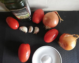 Foto del paso 1 de la receta: Sofrito de tomate y cebolla. Un clásico