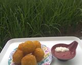 Foto langkah ke 6 dari resep Bola - bola Kentang Isi Sosis & Keju.