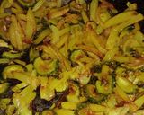 উচ্ছে আলু পিঁয়াজ ভাজা(Uchche aloo piyaj bhaja recipe in Bengali) রেসিপি ধাপ - 3 ছবি