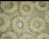 Foto langkah ke 3 dari resep Donat Pisang Wijen Gluten-free.