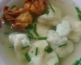 Foto langkah ke 9 dari resep Sup pangsit rebus dan goreng.