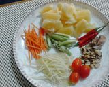 รูปขั้นตอนการทำที่ 1 ของ ส้มตำสับปะรด