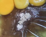 Gambar langkah 2 resipi Apam Pisang Coklat Kukus.