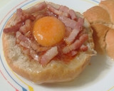 Foto del paso 3 de la receta: Huevos en nido de pan gratinado