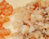 Foto del paso 1 de la receta: Ravioles de wonton rellenos de gambas y calamares