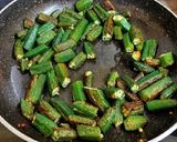 A picture of step 4 of Bhindi masala.