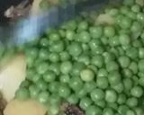 A picture of step 5 of Aloo mater methi pulao.