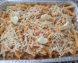Foto del paso 2 de la receta: Macarrones con cositas que tenía en la despensa y congelador