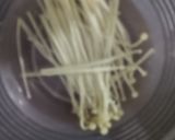 Foto langkah ke 3 dari resep Jamur Enoki Crispy.