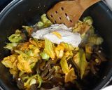 Foto del paso 1 de la receta: Pollo en crema con elote y flor de calabaza