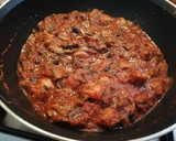 Foto del paso 5 de la receta: Macarrones con tomate, longaniza y champiñones🍄