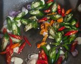 Foto langkah ke 3 dari resep Tumis Tempe Teri Pedas Manis.