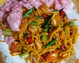 Foto langkah ke 5 dari resep Mie mercon ayam suir.