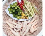Hình bước làm 1 của món Chân gà ngâm xả ớt