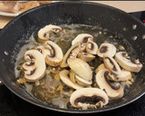 Foto del paso 2 de la receta: Rape con champiñones